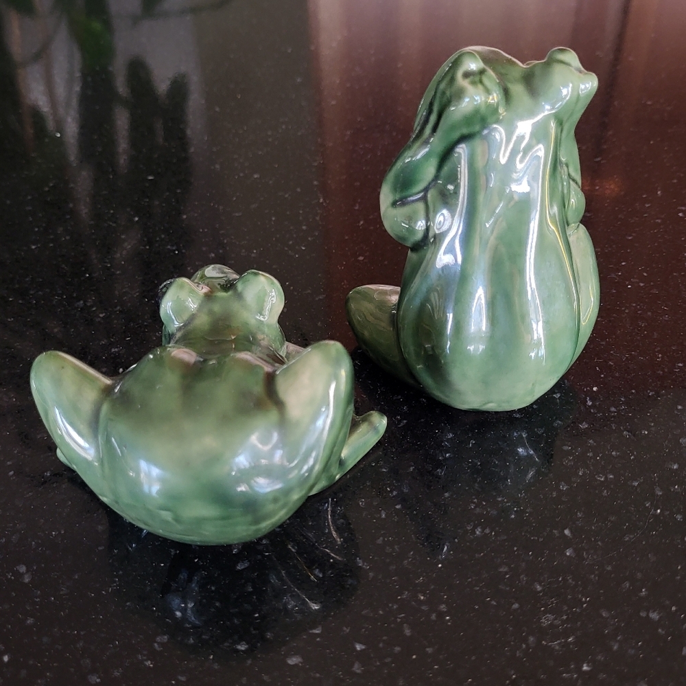 Vintage Green Ceramic Frog Figurines - Picture 2 of 8